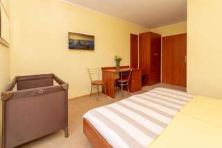 Отели типа «постель и завтрак» Pensjonat Marynarski - Apartamenty Дарлувко Двухместный номер с 1 кроватью и балконом-9